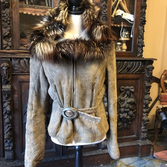 Super cute distressed Sherpa lined jacket - Picture 5 of 5